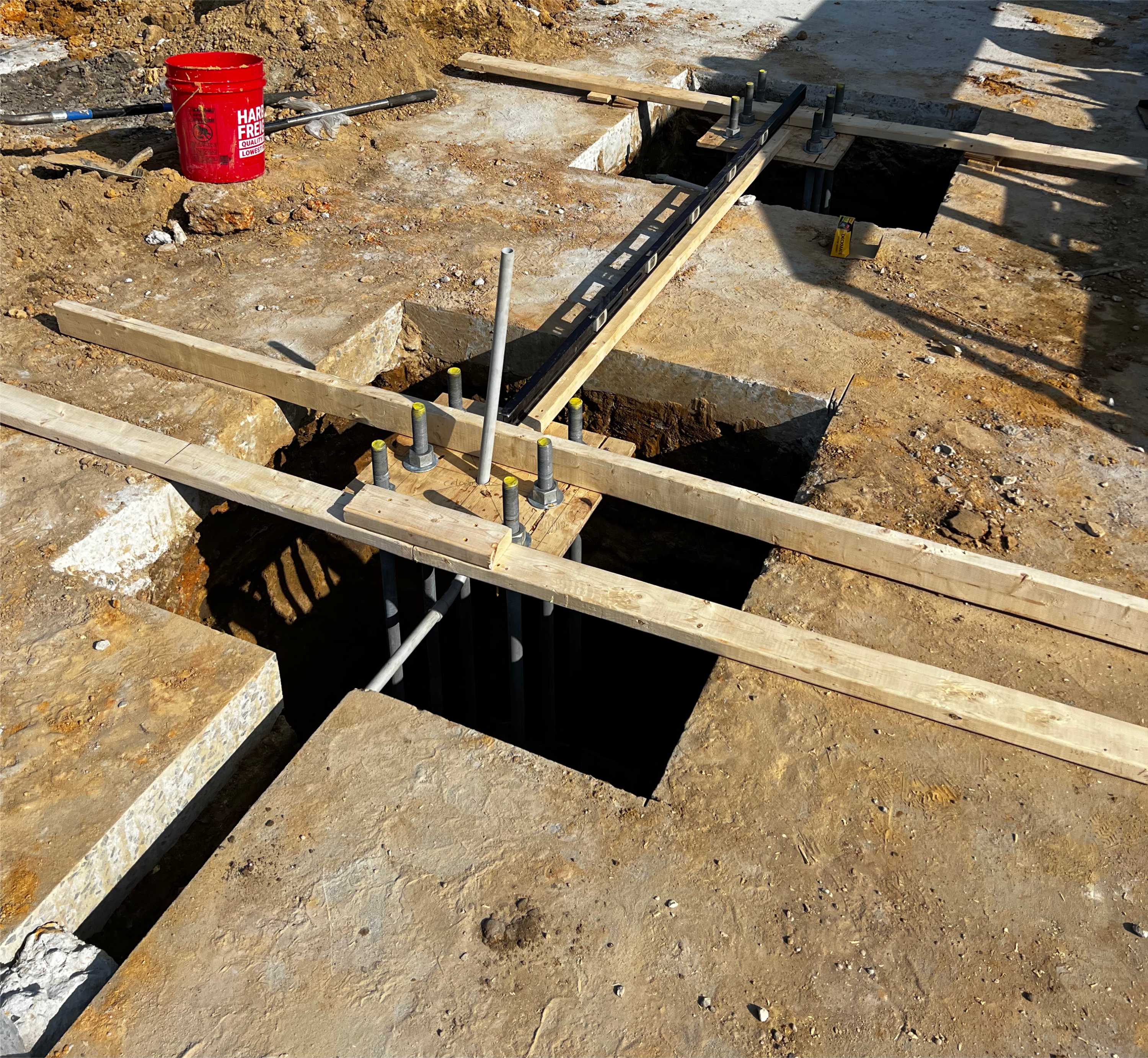 Double Pole Footer